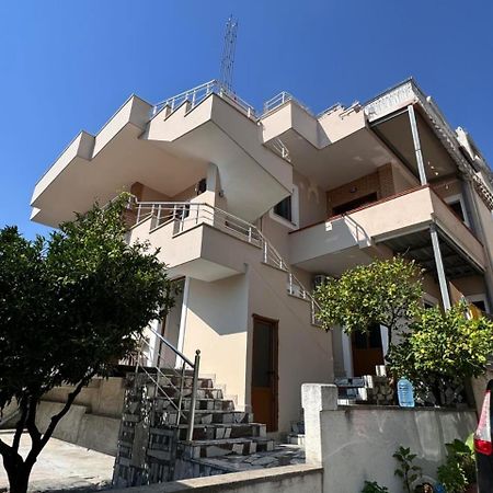 Vila Mina Durrës 외부 사진